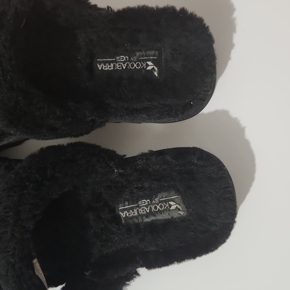 Koolaburra by UGG plush sandals - Picture 7 of 10